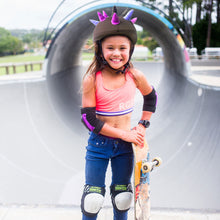 Load image into Gallery viewer, Coolcasc-Show Time Helmet Cover Purple Horns