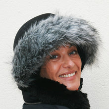 Load image into Gallery viewer, Coolcasc Exclusive Helmet Cover Grey Fur

